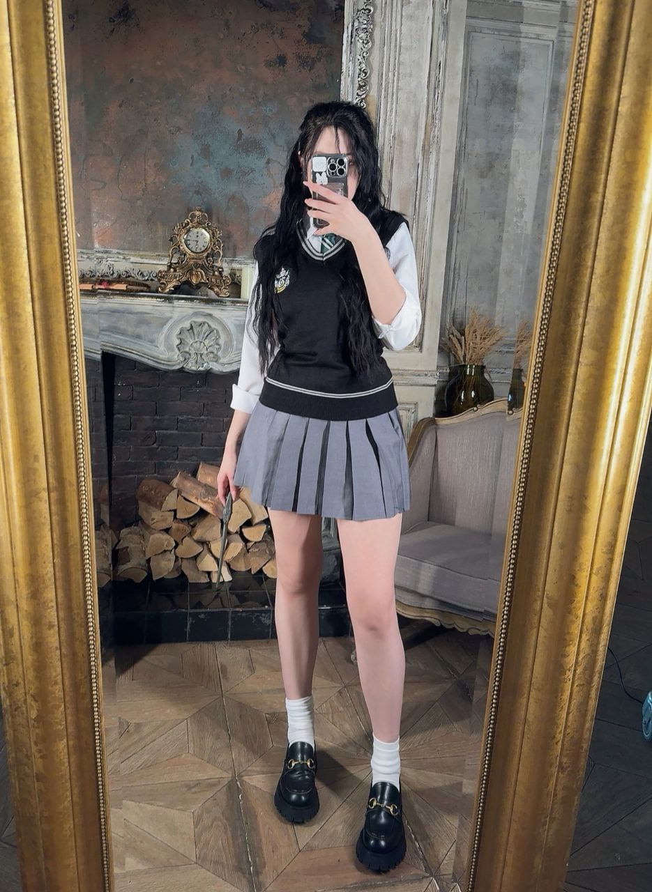 Alina Becker wizard cosplay Slytherin dark fantasy 3