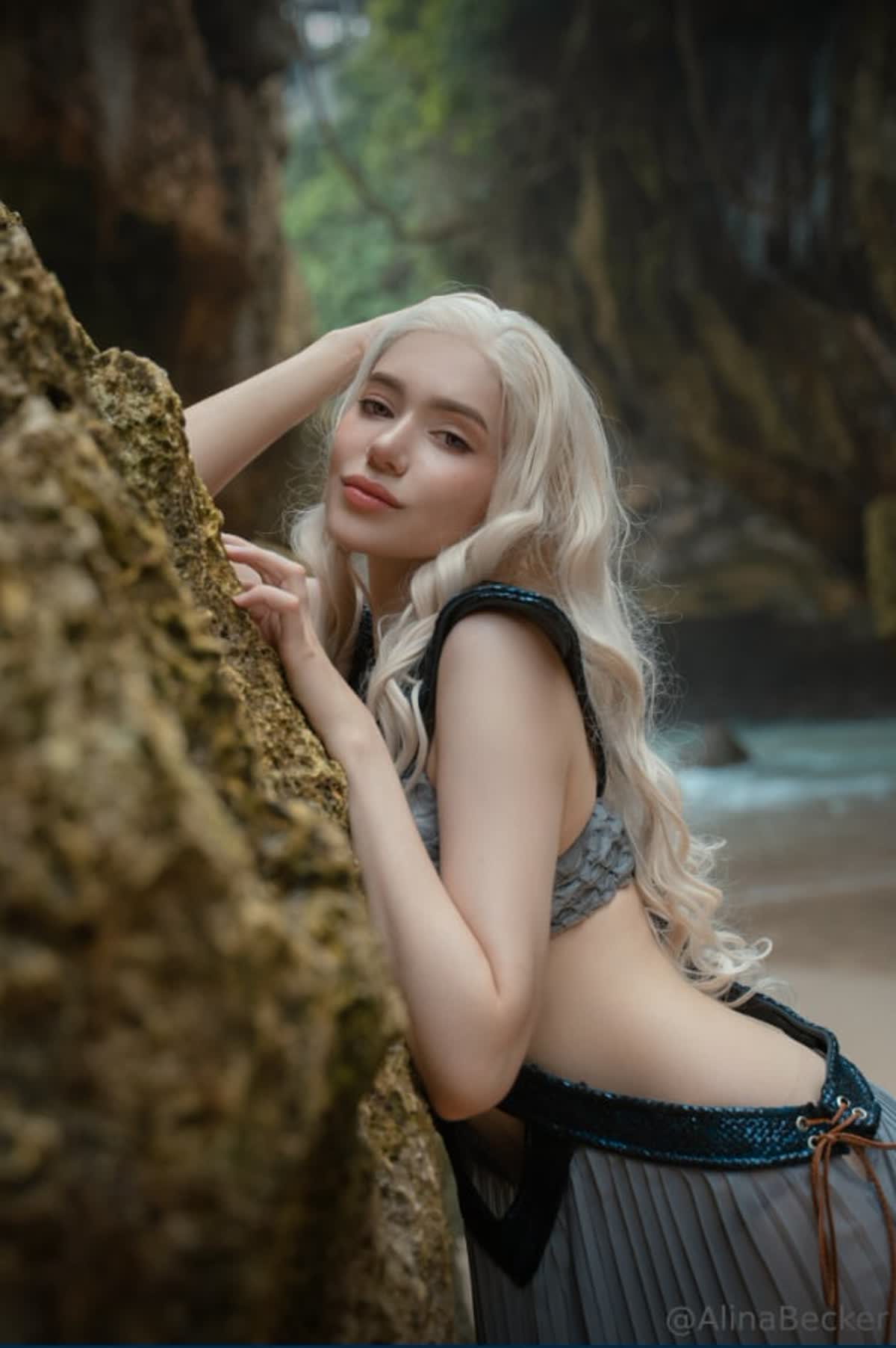 Alina Becker Daenerys cosplay fantasy photoshoot 2