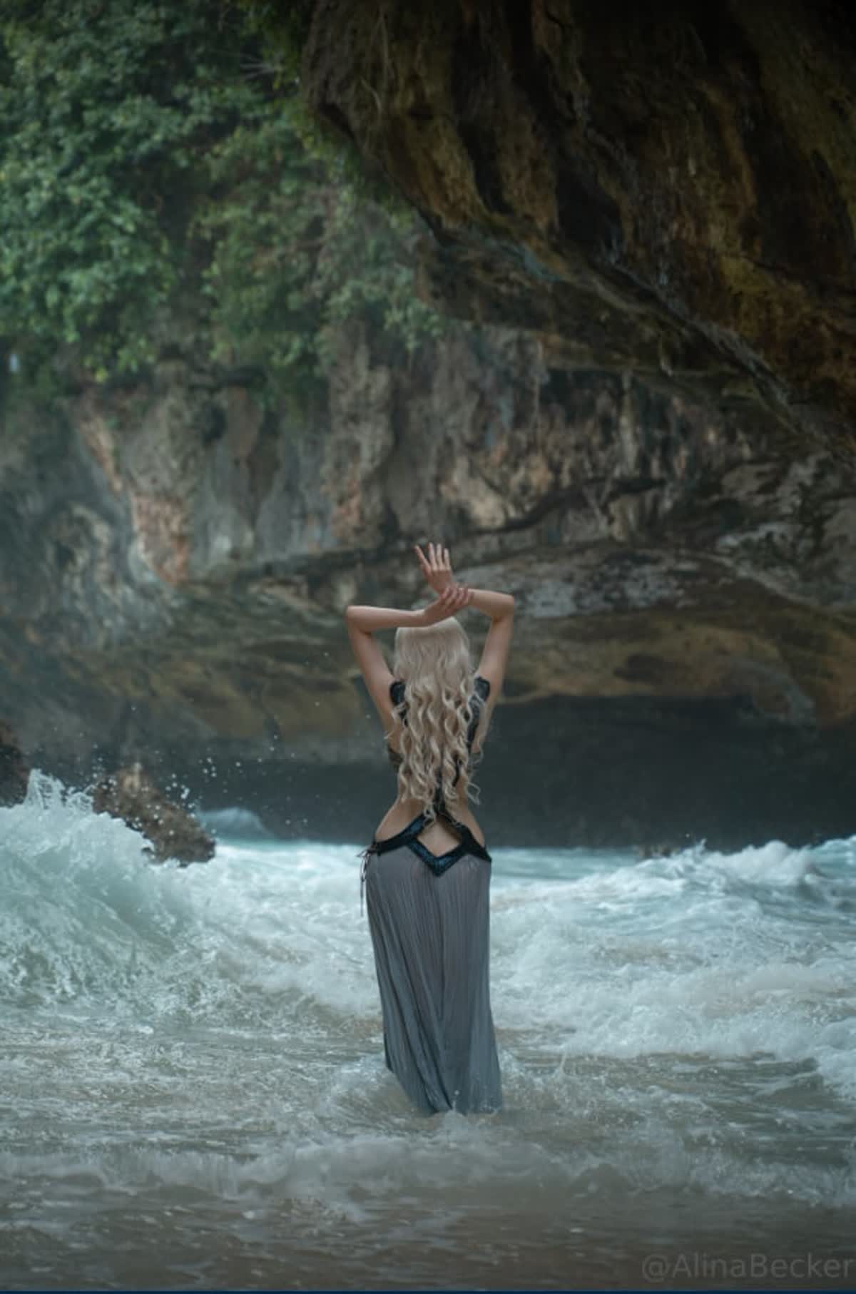 Alina Becker Daenerys cosplay portrait HD 21